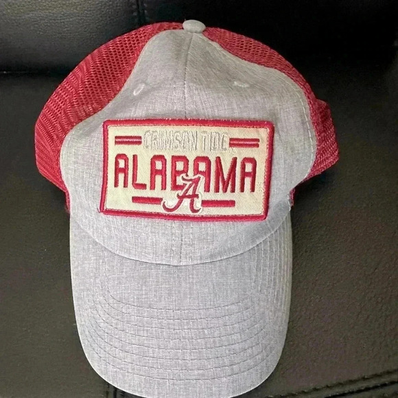 Fan favorite Alabama Crimson Tide mesh baseball cap. Never worn. - Picture 1 of 8